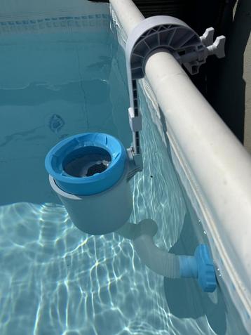 Skimmer de surface Intex 28000 + chaussettes filtre beschikbaar voor biedingen