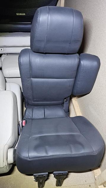 Pajero achterstoelen 7 zits (zwart leder) nieuwstaat beschikbaar voor biedingen