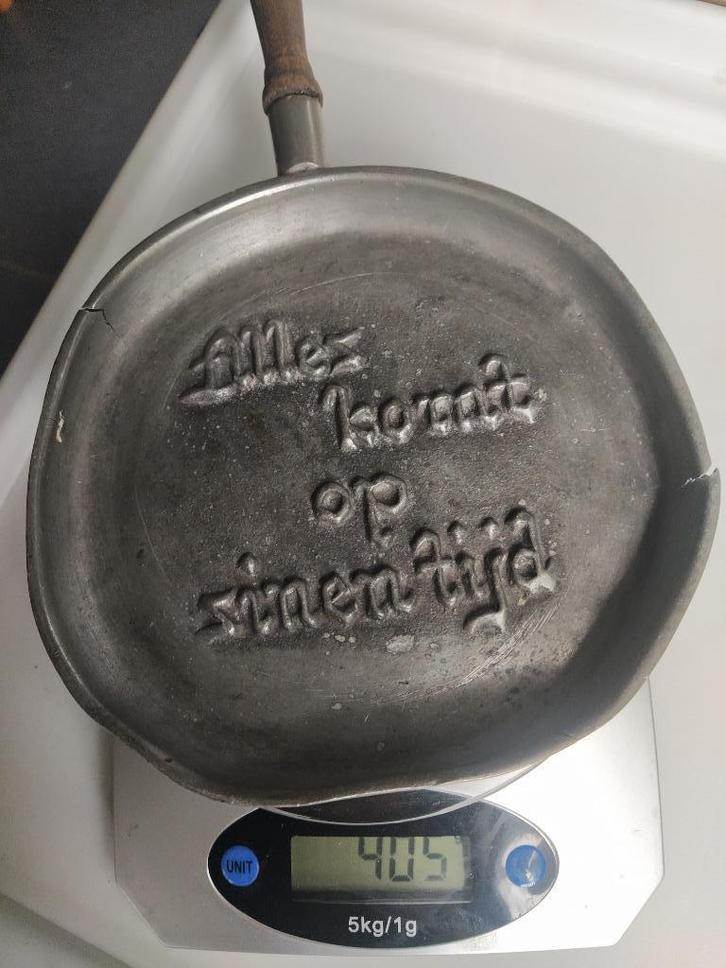 tinnen bord -huiselijk tafereel- 90 % + onderleggers tin, Antiek en Kunst, Antiek | Tin, Ophalen of Verzenden