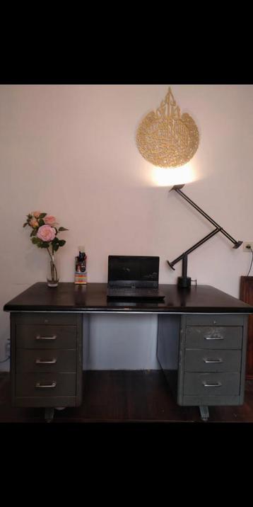 Bureau metalique industriel ancien beau style  beschikbaar voor biedingen
