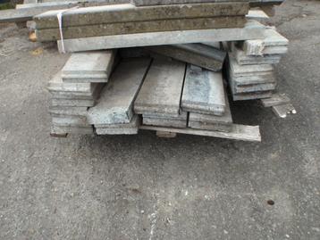 BORDUREN=16STX1M+ 5 ST X 1.10MLX20CMHX6CM DIK=2 EURO/STUK6CM beschikbaar voor biedingen