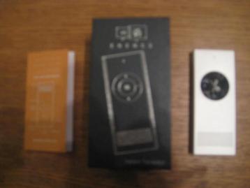 Nieuwe draagbare meertalige vertaler beschikbaar voor biedingen