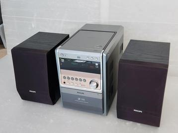 Heldere klanken stereo CD radio cassette beschikbaar voor biedingen