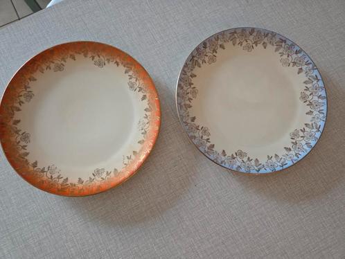 2 porseleinen bordjes gestempel., Antiek en Kunst, Antiek | Servies los, Ophalen of Verzenden