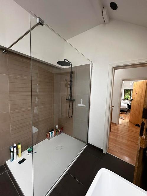 Paroi de douche à l’italienne, Maison & Meubles, Salle de bain | Meubles de Salle de bain, Comme neuf