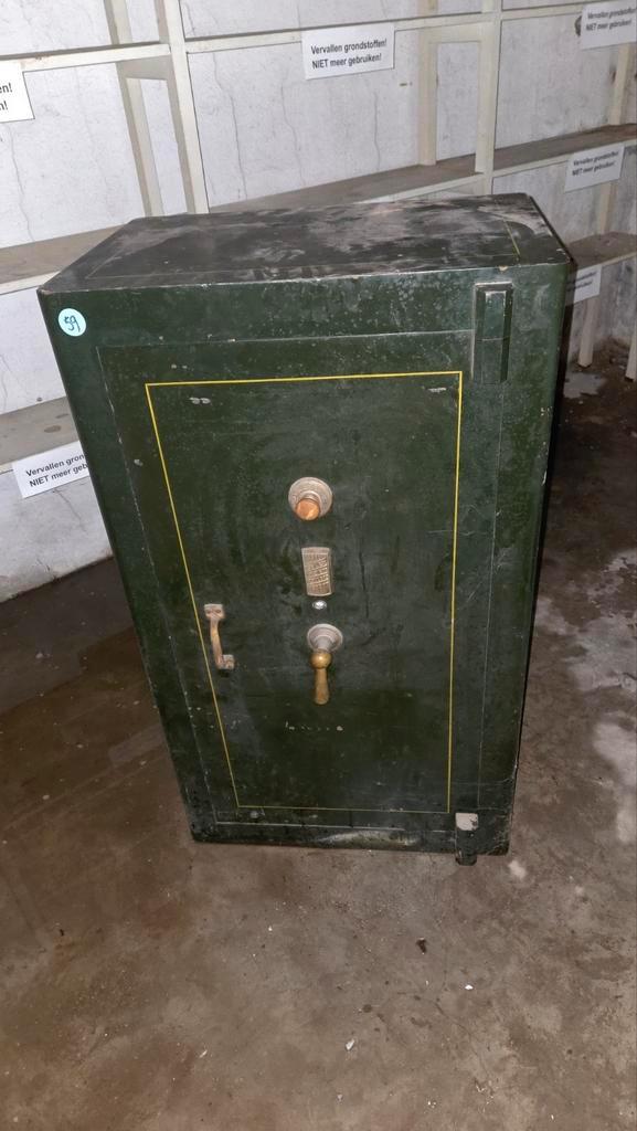 Antieke kluis (zie omschrijving), Antiek en Kunst, Antiek | Woonaccessoires, Ophalen