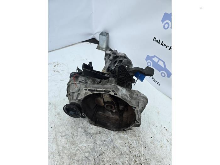 Versnellingsbak van een Volkswagen Caddy, Auto-onderdelen, Transmissie en Toebehoren, Volkswagen, Gebruikt, 3 maanden garantie