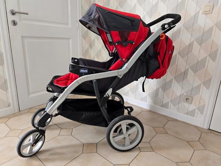Chicco buggy op vering en grote draaiende wielen, Kinderen en Baby's, Buggy's, Zo goed als nieuw, Verstelbare rugleuning, Ophalen