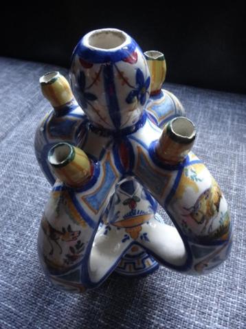 Vase pique fleurs beschikbaar voor biedingen