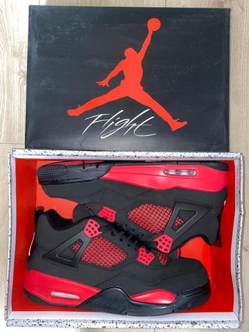 Jordan 4 Red Thunder, Verzenden, Zwart, Zo goed als nieuw, Sneakers