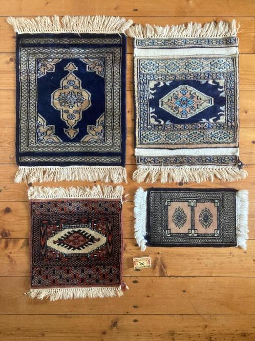 Vier Perzische tafellopers tafelkleedjes tafelkleed vintage, Huis en Inrichting, Tafelkleden, Zo goed als nieuw, Binnen, Buiten