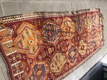 antiek handgeknoopt tapijt