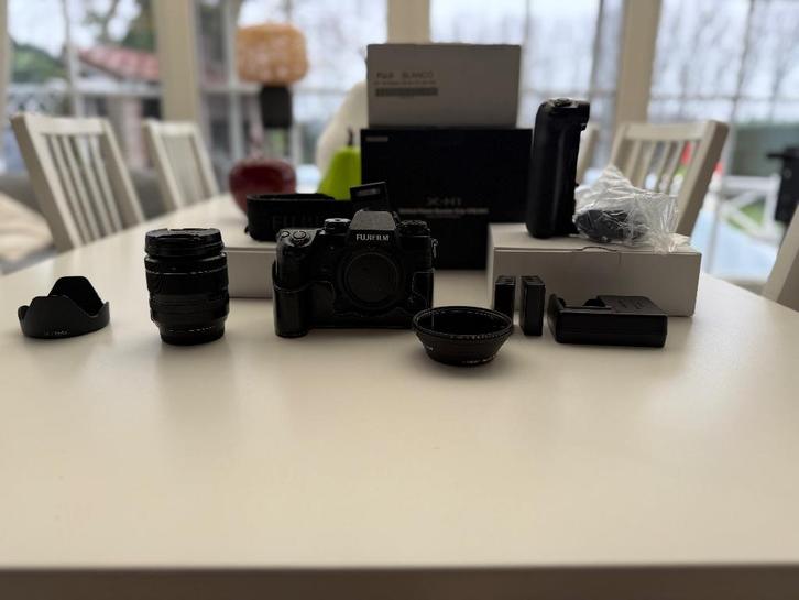 Fujifilm X-H1 + Grip + XF 18-55 mm + leren etui, Audio, Tv en Foto, Fotocamera's Digitaal, Zo goed als nieuw, Spiegelreflex, Fuji