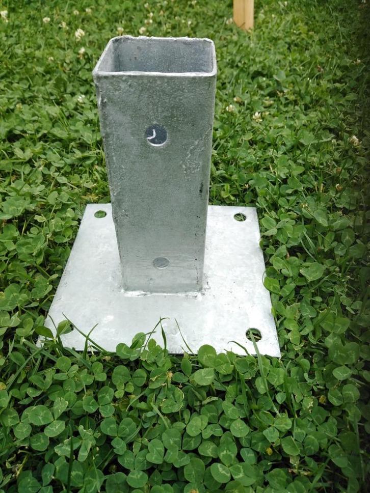 Paalhouders op verzinkte plaat. 5cm op 5cm, Tuin en Terras, Palen, Balken en Planken, Nieuw, Palen, Ophalen