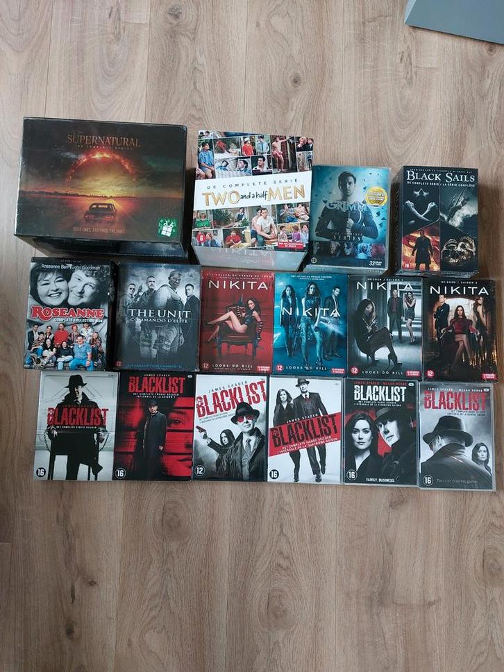 Tal van komplete boxen TV series., Cd's en Dvd's, Dvd's | Tv en Series, Nieuw in verpakking, Actie en Avontuur, Boxset, Vanaf 16 jaar