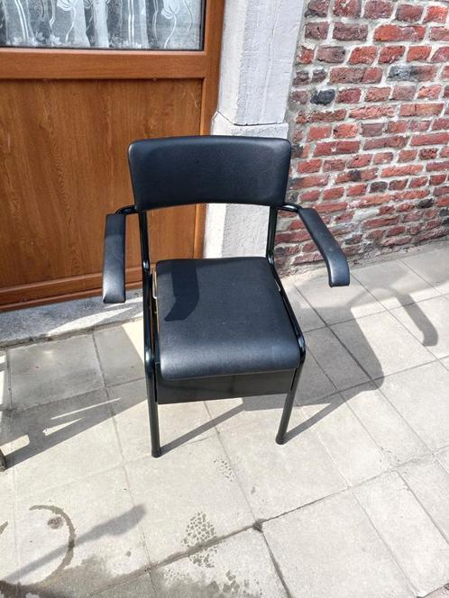 Chaise percée avec Seau hygiénique 53cm d'assise neuve, Diversen, Verpleegmiddelen, Ophalen