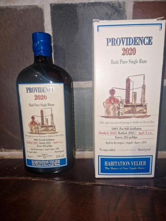 Woonruimte Velier Providence, Verzamelen, Wijnen, Ophalen of Verzenden