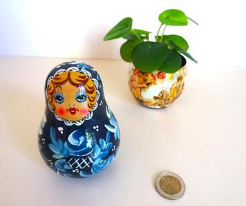 Matroesjka Babouchka, speciaal vintage poppetje: rammelaar beschikbaar voor biedingen