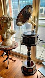 Superbe gramophone sur pied 78 tours fonctionnel, Antiquités & Art, Antiquités | Accessoires de maison, Enlèvement ou Envoi
