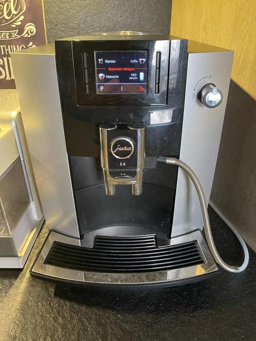 Koffie apparaat espresso machine Jura E6, Elektronische apparatuur, Koffiezetapparaten, Zo goed als nieuw, Gemalen koffie, Koffiebonen