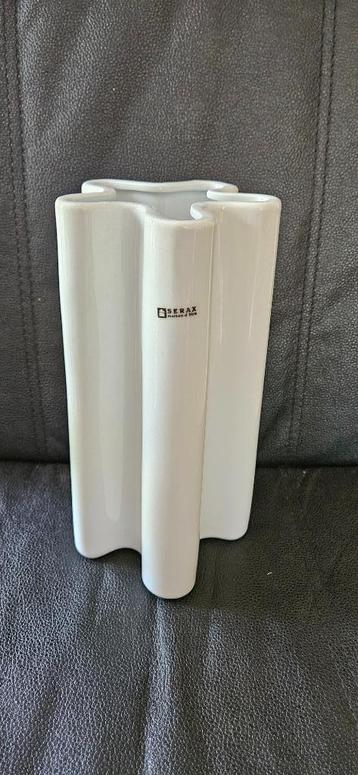 Serax maison d'être vaas wit gekruld uit porselein beschikbaar voor biedingen