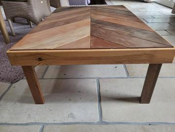 Prachtige artisanale salontafel  beschikbaar voor biedingen