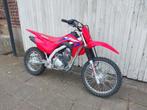 Honda CRF 125 F 2023, Fietsen en Brommers, Honda, Zo goed als nieuw, 5 versnellingen, 125 cc