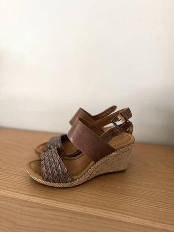 Leather brown sandals with wedge heel Gabor (size 40.5) beschikbaar voor biedingen