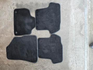 3 sets automatten  beschikbaar voor biedingen
