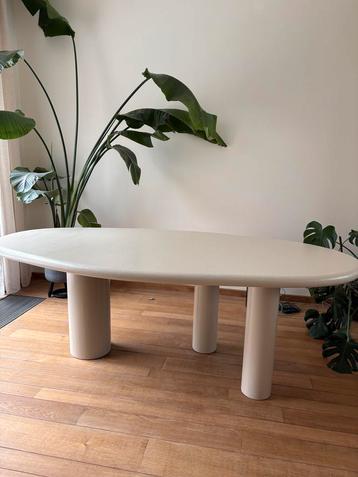 Mortex tafel Juntoo beschikbaar voor biedingen