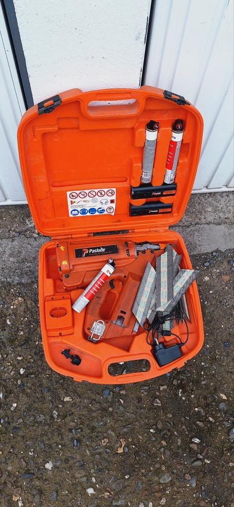 Spijkermachine - Nagelpistool PASLODE im350, Doe-het-zelf en Bouw, Gereedschap | Handgereedschap, Zo goed als nieuw, Ophalen