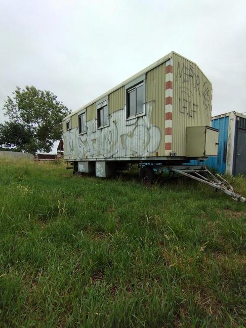 Grote bouwkeet, schaftkeet, werfkeet met trekoog, Caravans en Kamperen, Caravans, Particulier, Ophalen