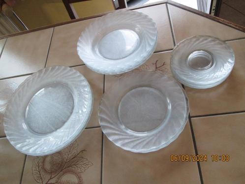 Service de table – Assiettes en verre transparent, Maison & Meubles, Cuisine | Vaisselle, Utilisé, Assiettes(s), Uni, Verre, Enlèvement