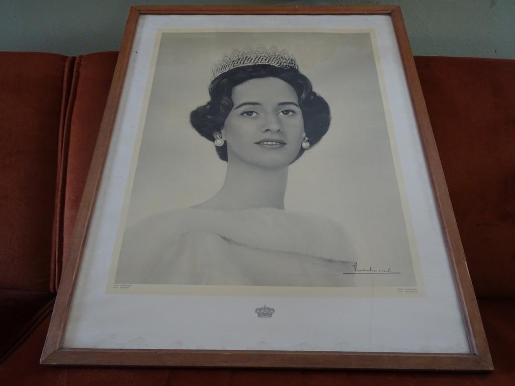 Staatsieportret Koningin Fabiola 52x67cm Afhaalprijs 45 euro, Verzamelen, Koningshuis en Royalty, Gebruikt, Overige typen, Ophalen of Verzenden