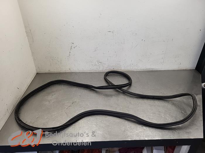 Schuifdeur Rubber rechts van een Mercedes Vito, Auto-onderdelen, Carrosserie, Mercedes-Benz, Gebruikt, 3 maanden garantie, Ophalen of Verzenden