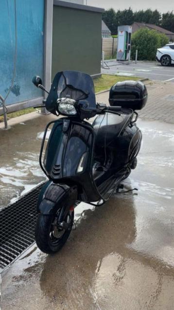 Vespa sprint beschikbaar voor biedingen