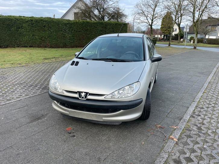 Peugeot 206 1.4cc slechts 81400km reeds blanco gekeurd, Auto's, Peugeot, Bedrijf, Centrale vergrendeling, Benzine, 5 deurs, Ophalen