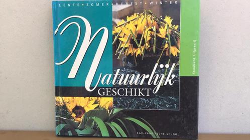 Natuurlijk geschikt(b4), Boeken, Natuur, Gelezen, Overige onderwerpen, Ophalen of Verzenden