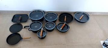 Lot baterie de caserole beschikbaar voor biedingen
