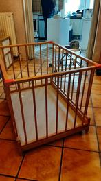 Parc en bois pour bébé, Enfants & Bébés, Parcs, Utilisé, Roulettes