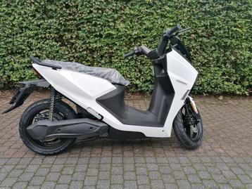 Horwin SK1 E-scooter 25 of 45km/u beschikbaar voor biedingen