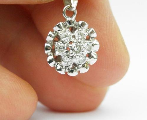 18K gouden kettinghanger met mooie Briljanten, Handtassen en Accessoires, Kettinghangers, Zo goed als nieuw, Goud, Wit, Bloem of Plant
