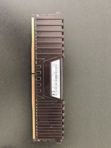 Corsair Vengeance LPX 8gb 2400 beschikbaar voor biedingen