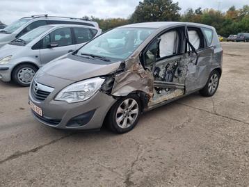 Opel Meriva 1.4turbo automaat ongeval wagen beschikbaar voor biedingen
