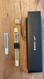 Apple Watch SE Nike 40 mm, La vitesse, Utilisé, IOS, Enlèvement ou Envoi