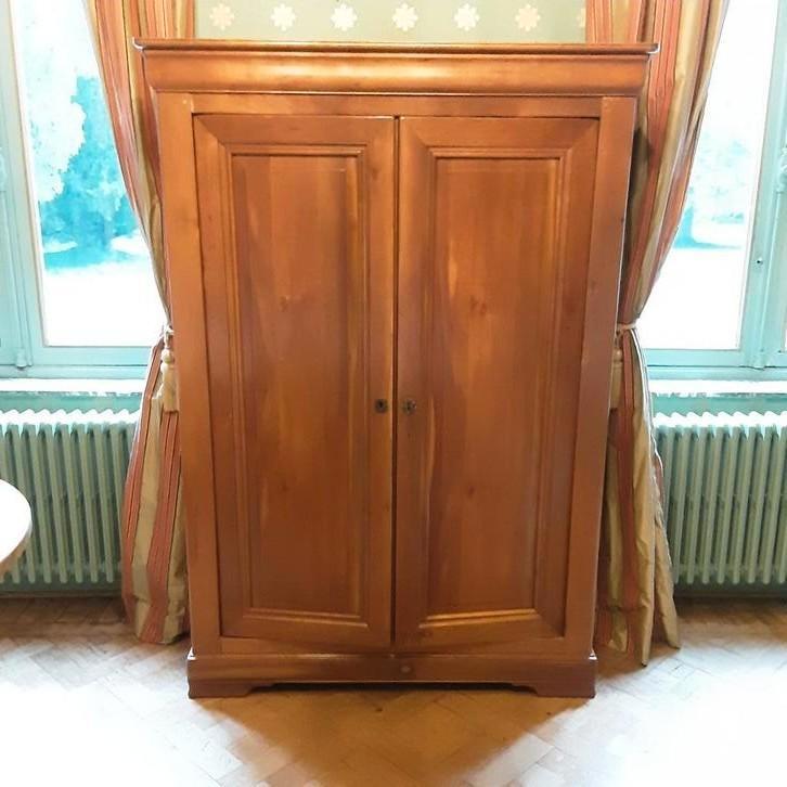 TV kast met inklapbare deuren, Huis en Inrichting, Kasten | Overige, Ophalen