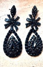 Oorbellen van hoge kwaliteit, Handtassen en Accessoires, Oorbellen, Ophalen of Verzenden, Zo goed als nieuw, Zwart, Hangers