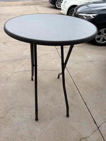 Stevige party tafels / receptie tafel beschikbaar voor biedingen