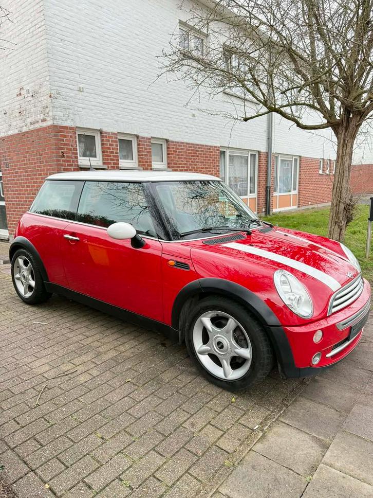 Mini Cooper 1.6Essence Premier propriétaire En parfait état , Autos, Mini, Particulier, Cooper, ABS, Airbags, Alarme, Ordinateur de bord
