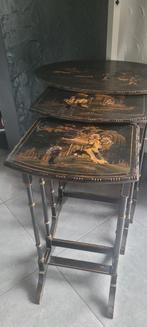 3 tables gigognes chinoiserie anglaise Fishpools–vers 1900, Ophalen